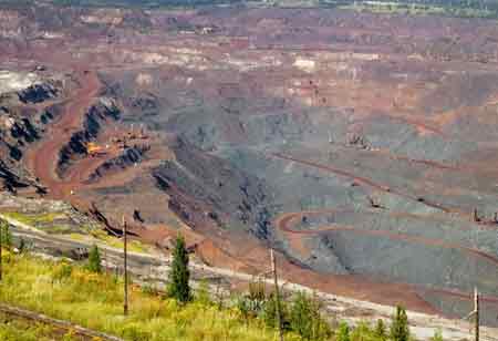 Operational Dynamics in the Critical Metals Sector: Challenges and Opportunities
